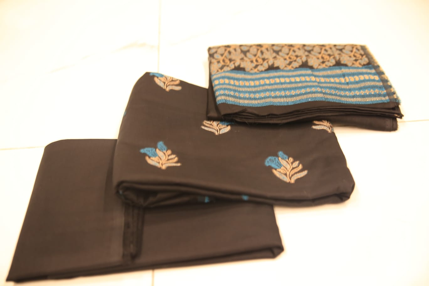 3 PIECE LAWN JACQUARD SUIT (Unstitched)