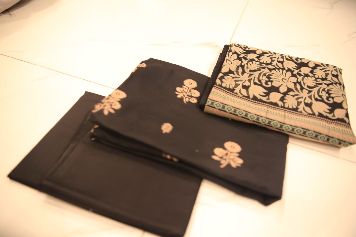 3 PIECE LAWN JACQUARD SUIT (Unstitched)